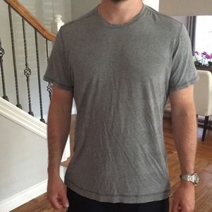 Men’s lululemon tee